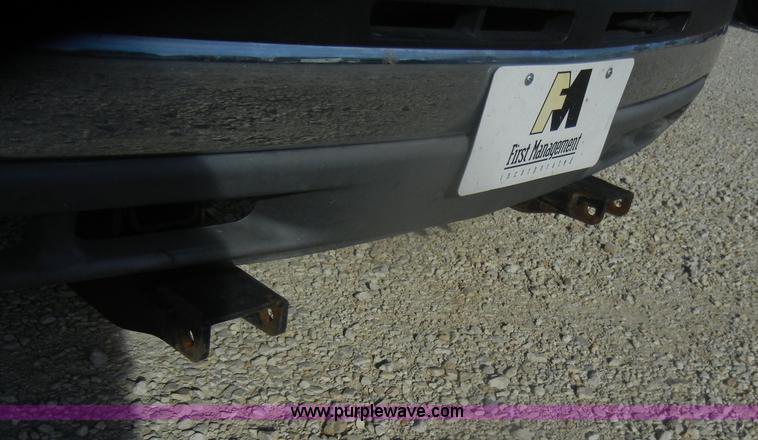 image for item D4722 2001 Chevrolet Silverado 2500 Extended Cab pickup truck