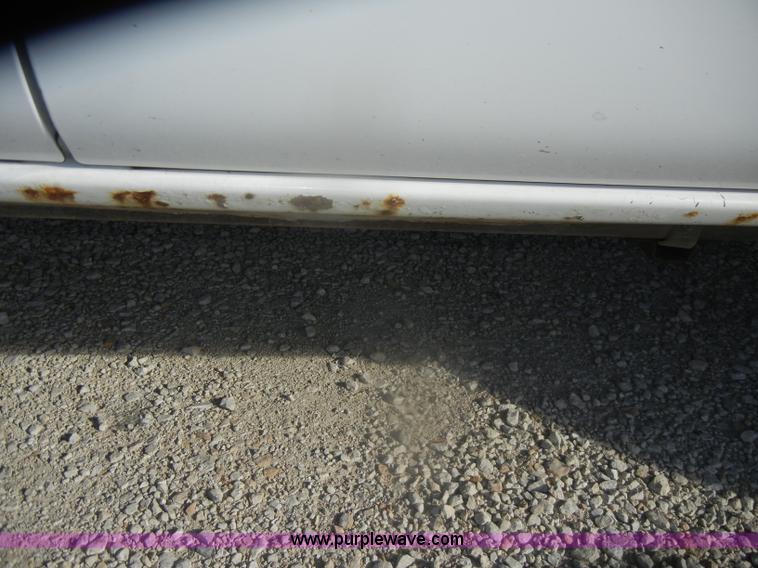 image for item D4722 2001 Chevrolet Silverado 2500 Extended Cab pickup truck