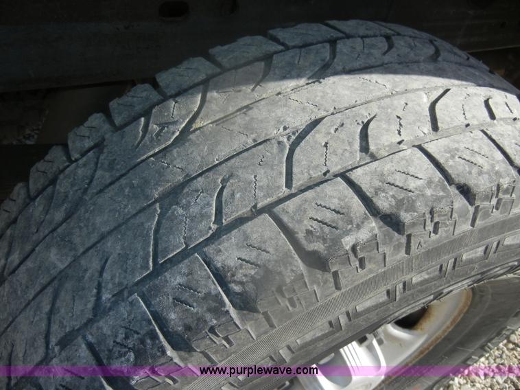 image for item D4722 2001 Chevrolet Silverado 2500 Extended Cab pickup truck