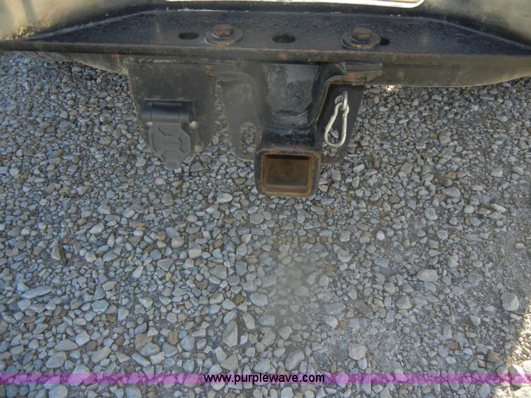 image for item D4722 2001 Chevrolet Silverado 2500 Extended Cab pickup truck