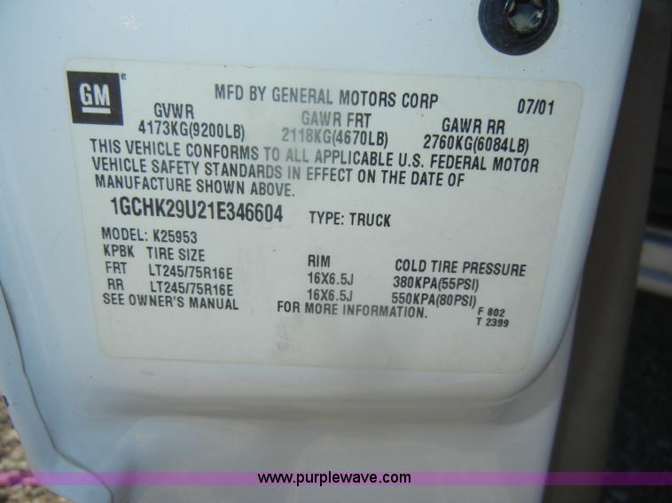 image for item D4722 2001 Chevrolet Silverado 2500 Extended Cab pickup truck