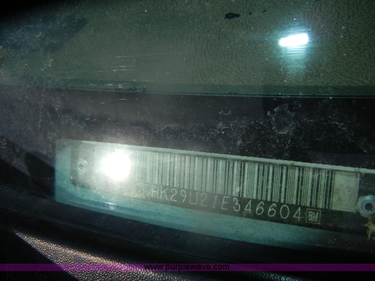 image for item D4722 2001 Chevrolet Silverado 2500 Extended Cab pickup truck