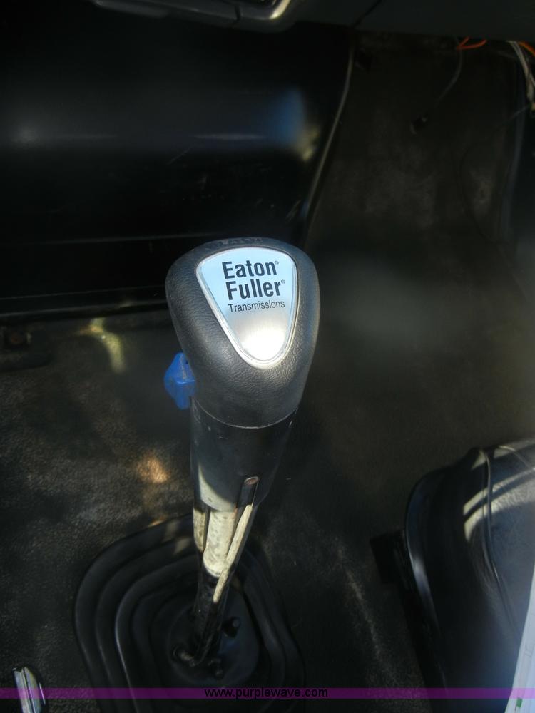 image for item D4723 1991 Ford FT900F water truck