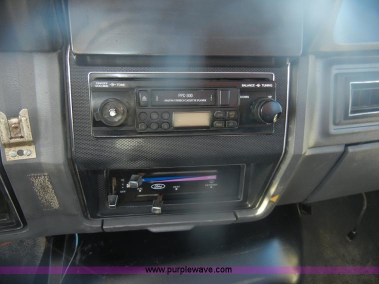 image for item D4723 1991 Ford FT900F water truck