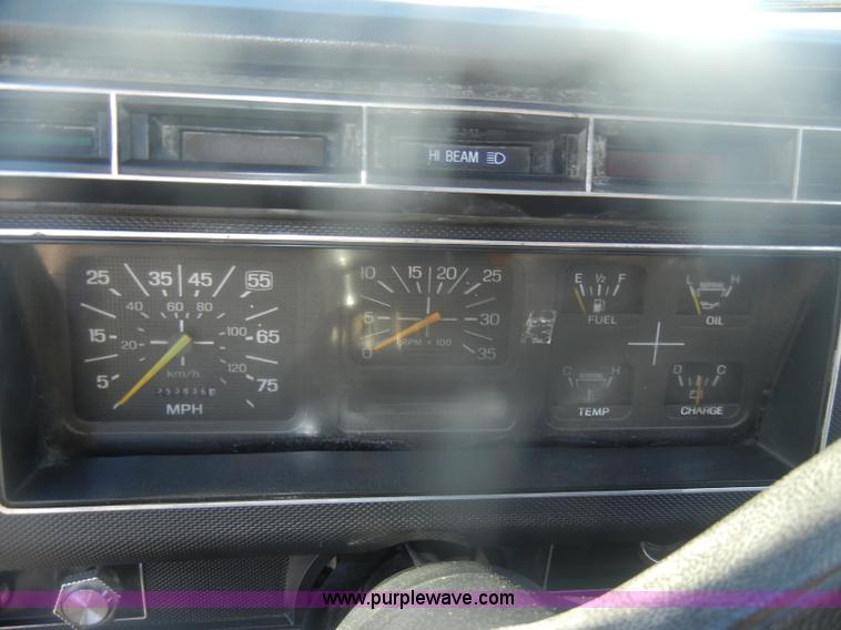 image for item D4723 1991 Ford FT900F water truck