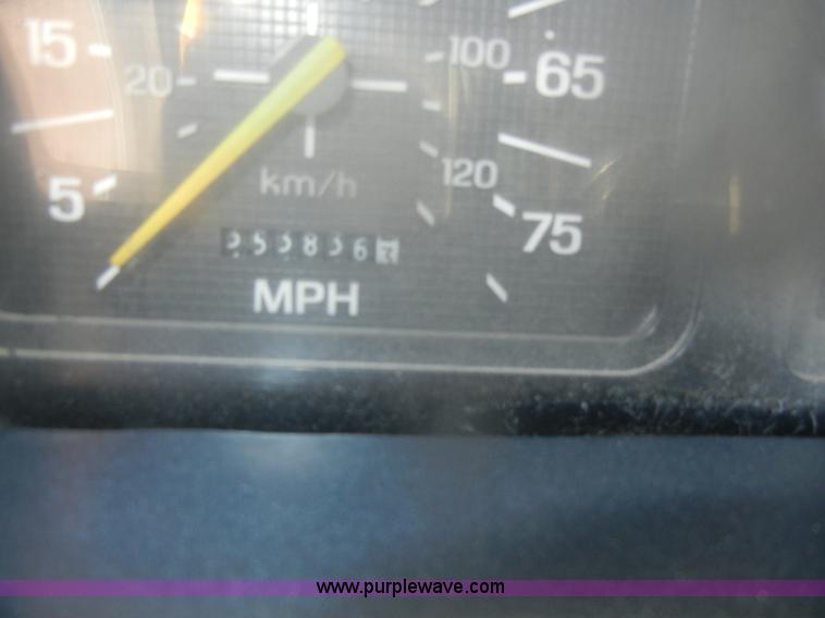 image for item D4723 1991 Ford FT900F water truck