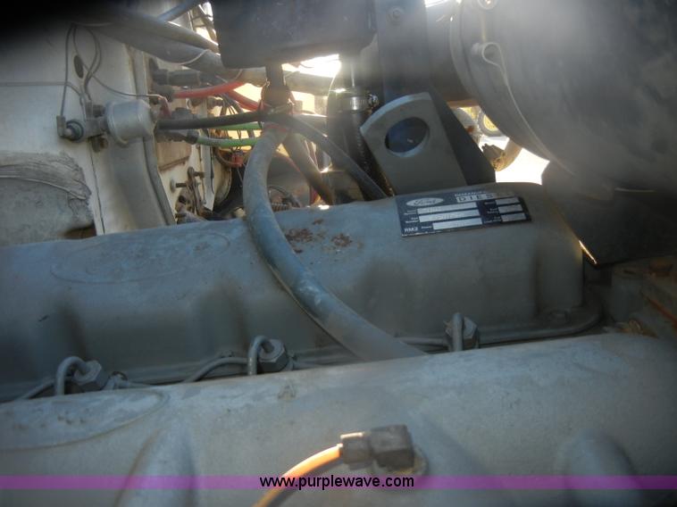 image for item D4723 1991 Ford FT900F water truck