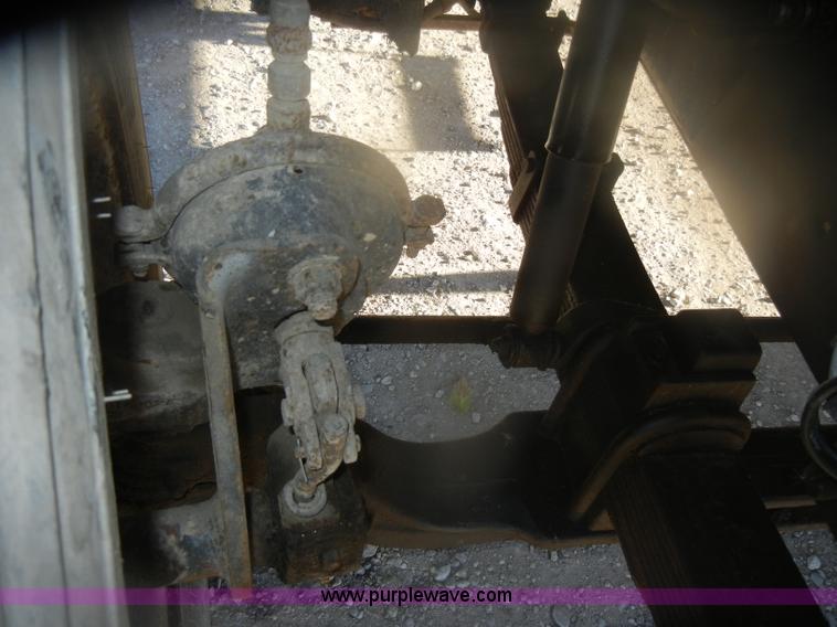 image for item D4723 1991 Ford FT900F water truck