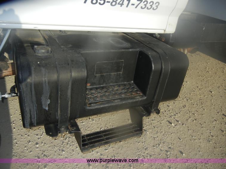 image for item D4723 1991 Ford FT900F water truck