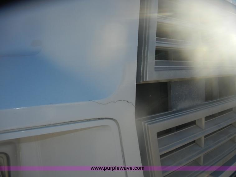 image for item D4723 1991 Ford FT900F water truck