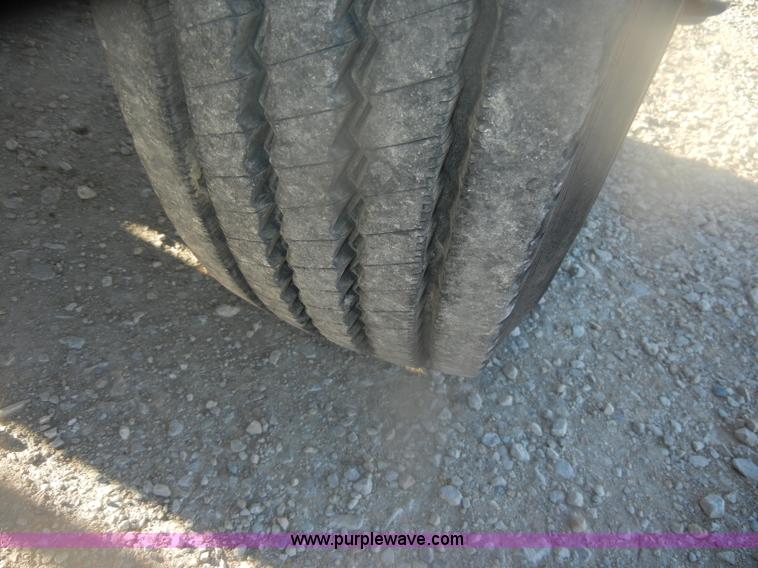 image for item D4723 1991 Ford FT900F water truck