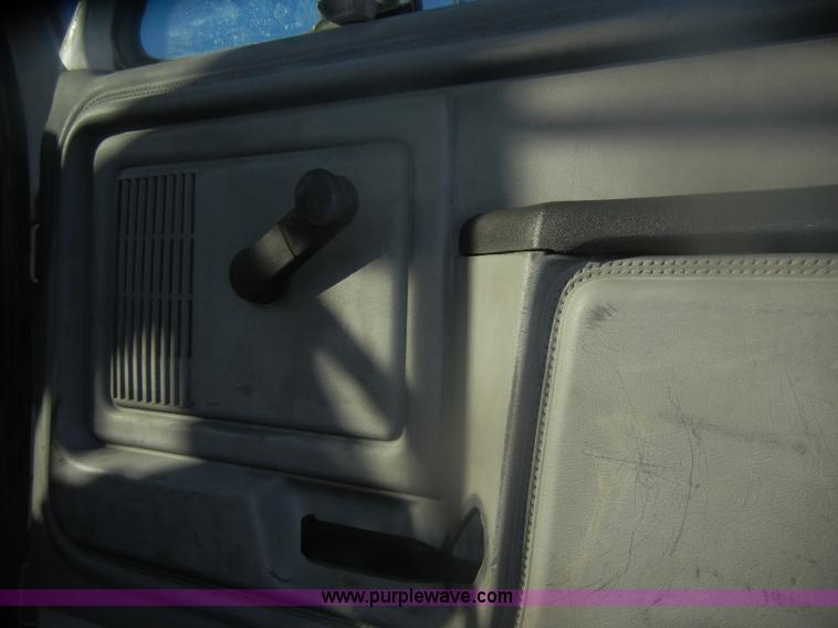 image for item D4723 1991 Ford FT900F water truck