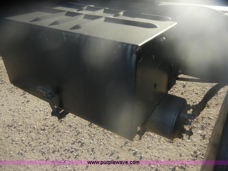 image for item D4723 1991 Ford FT900F water truck