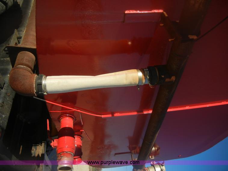 image for item D4723 1991 Ford FT900F water truck