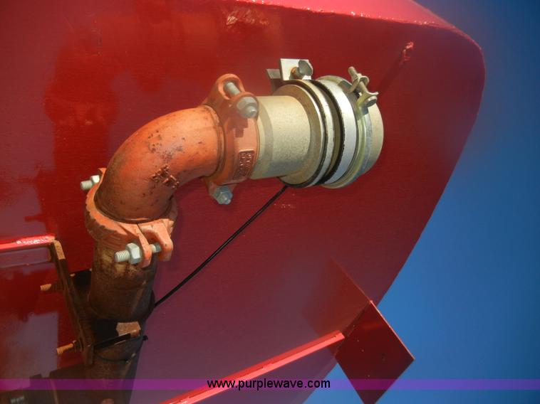 image for item D4723 1991 Ford FT900F water truck