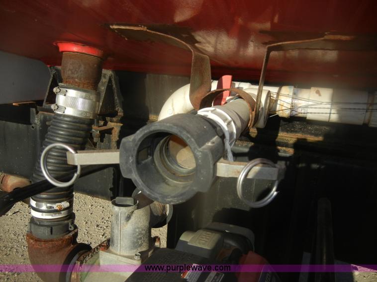 image for item D4723 1991 Ford FT900F water truck