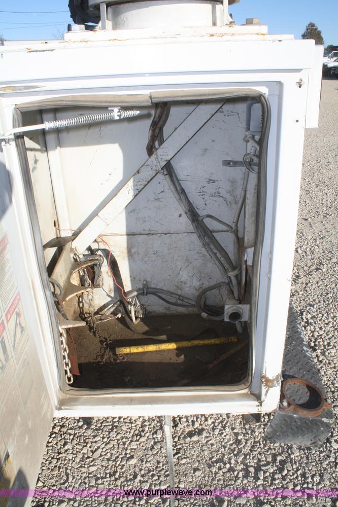 image for item D4724 2000 Ford F350 XL Super Duty service truck