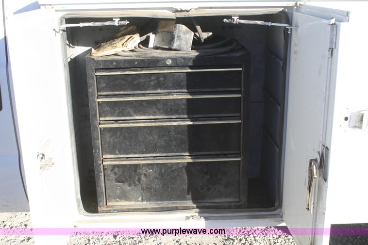 image for item D4724 2000 Ford F350 XL Super Duty service truck