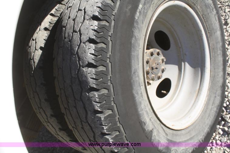 image for item D4724 2000 Ford F350 XL Super Duty service truck