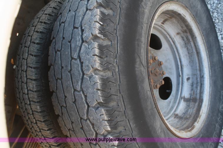 image for item D4724 2000 Ford F350 XL Super Duty service truck