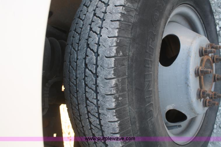 image for item D4724 2000 Ford F350 XL Super Duty service truck