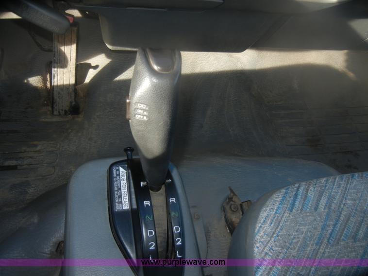 image for item D4725 2000 Mitsubishi Fuso FE box truck