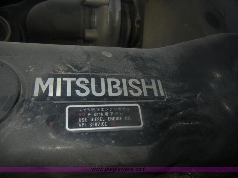 image for item D4725 2000 Mitsubishi Fuso FE box truck
