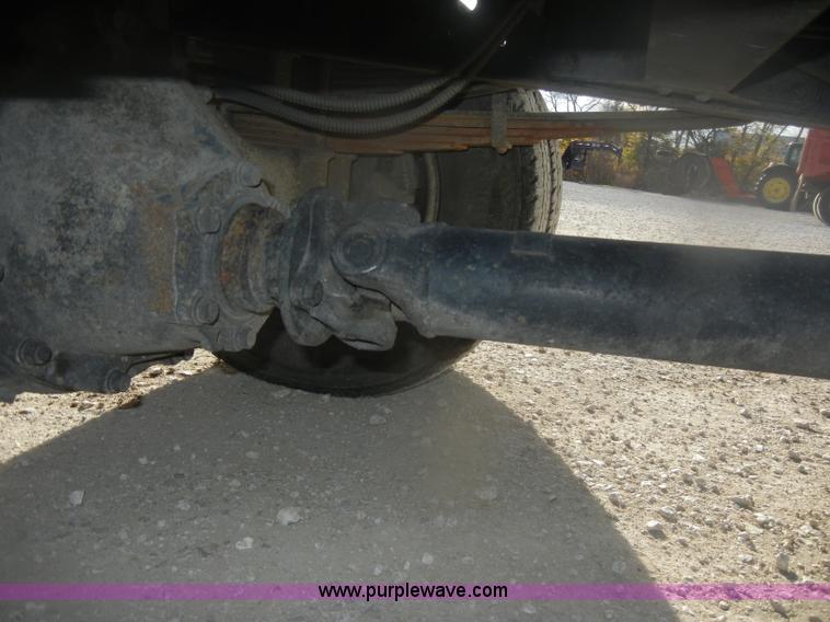 image for item D4725 2000 Mitsubishi Fuso FE box truck