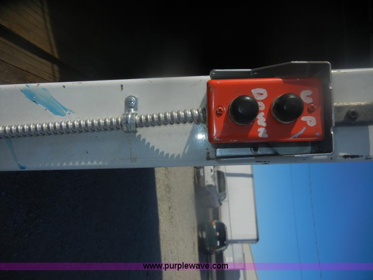 image for item D4725 2000 Mitsubishi Fuso FE box truck