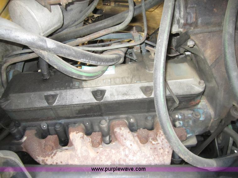 image for item D5719 1983 International 1854 bucket truck