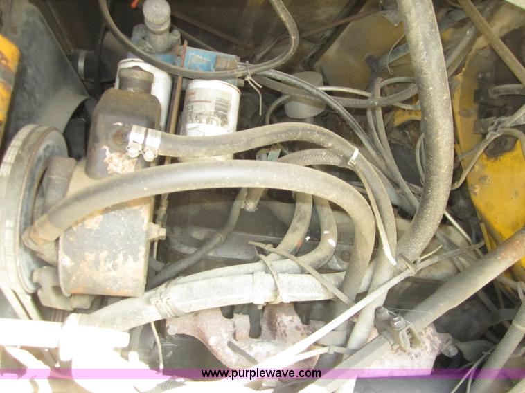 image for item D5719 1983 International 1854 bucket truck