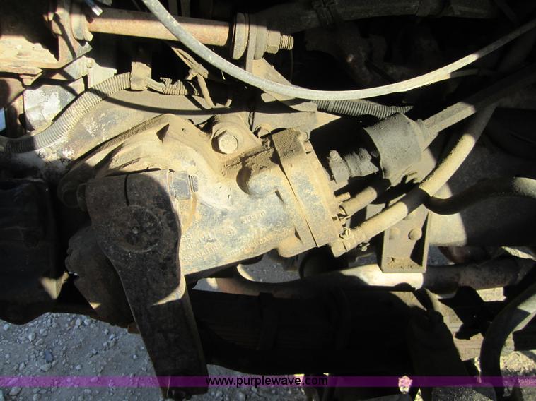 image for item D5719 1983 International 1854 bucket truck