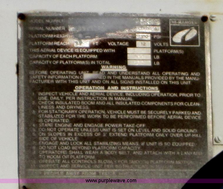 image for item D5719 1983 International 1854 bucket truck