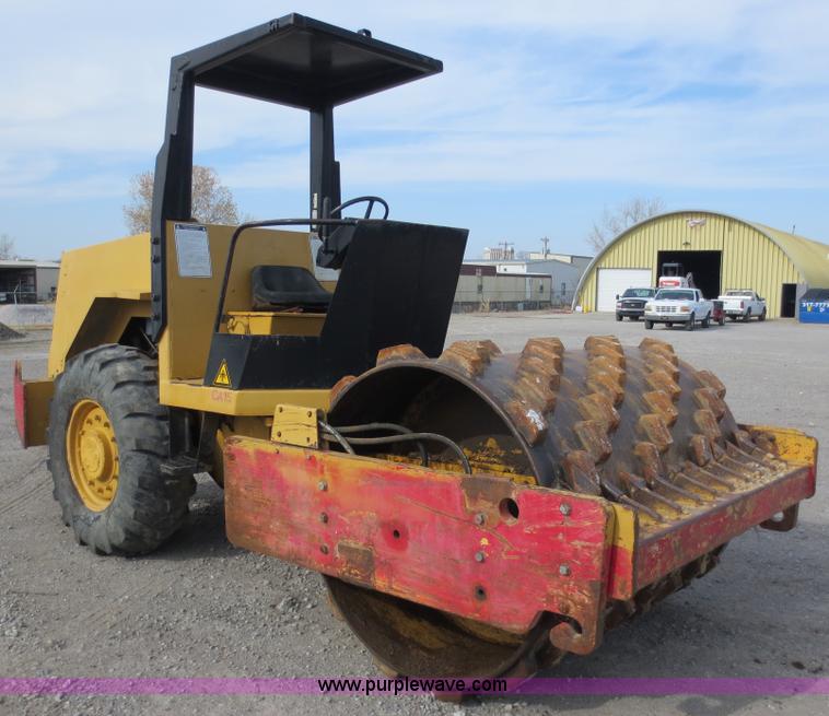 image for item D5737 1989 Dynapac CA151PDB vibratory padfoot roller