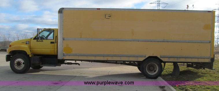 image for item D7013 1999 GMC C6500 van truck