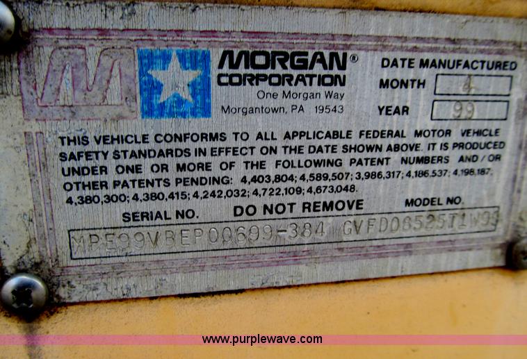 image for item D7013 1999 GMC C6500 van truck