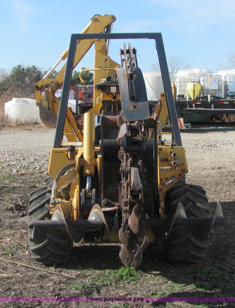 image for item E2606 1996 Case 560 trencher