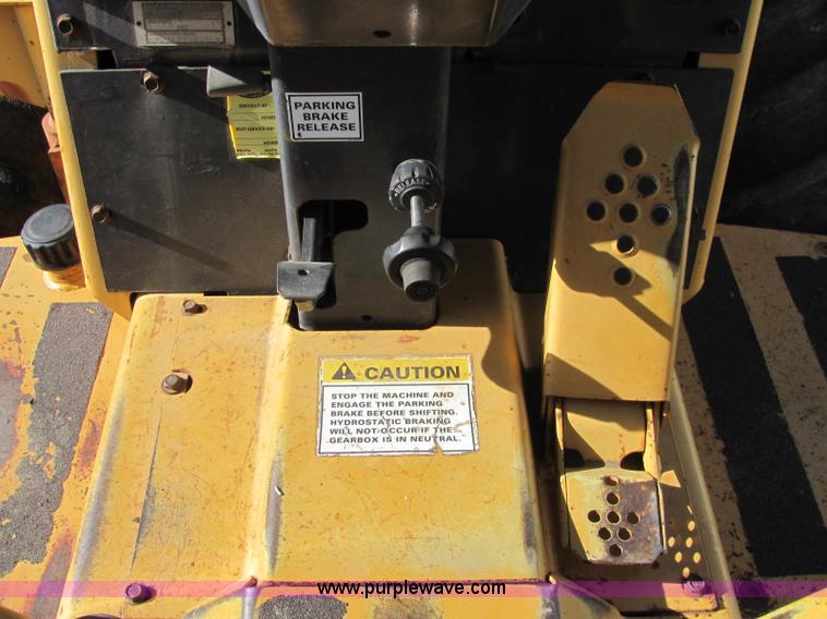 image for item E2606 1996 Case 560 trencher