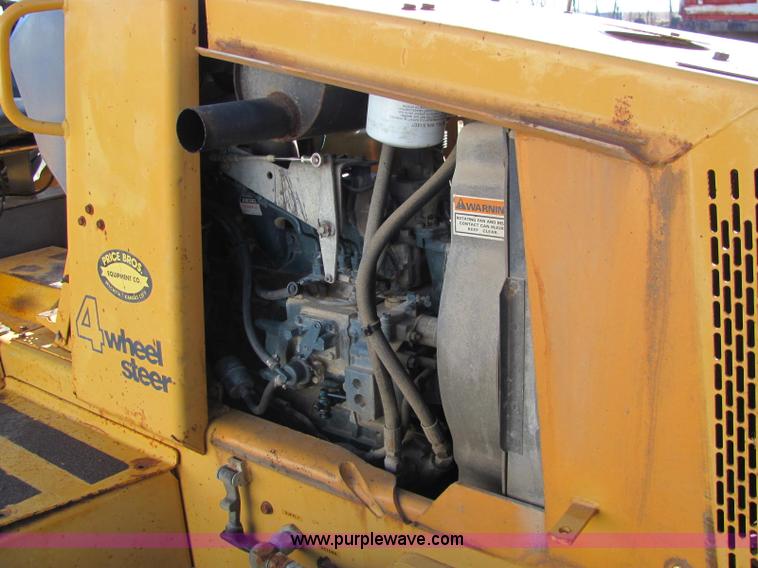 image for item E2606 1996 Case 560 trencher