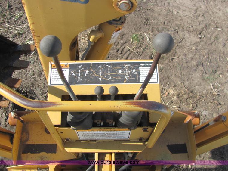 image for item E2606 1996 Case 560 trencher