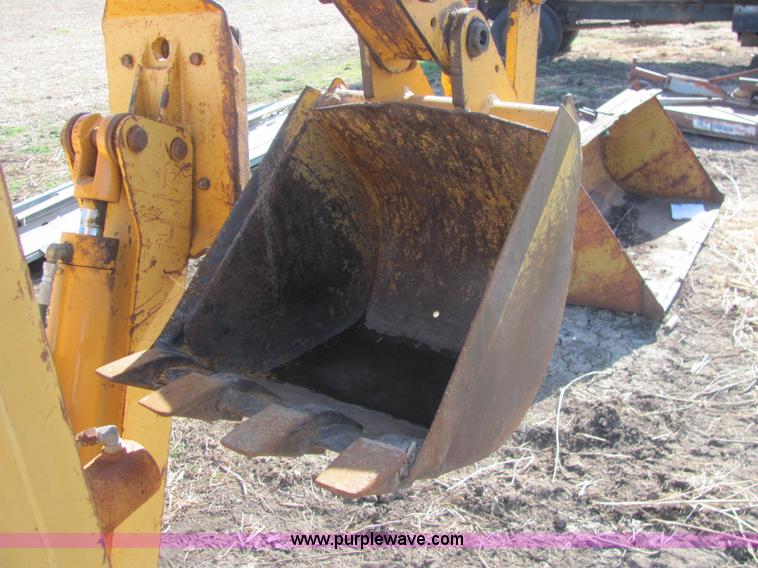 image for item E2606 1996 Case 560 trencher