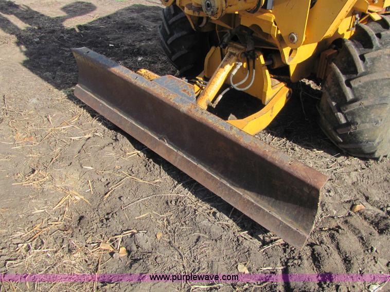 image for item E2606 1996 Case 560 trencher