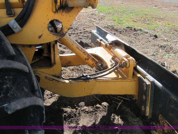 image for item E2606 1996 Case 560 trencher