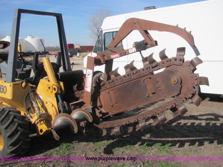 image for item E2606 1996 Case 560 trencher