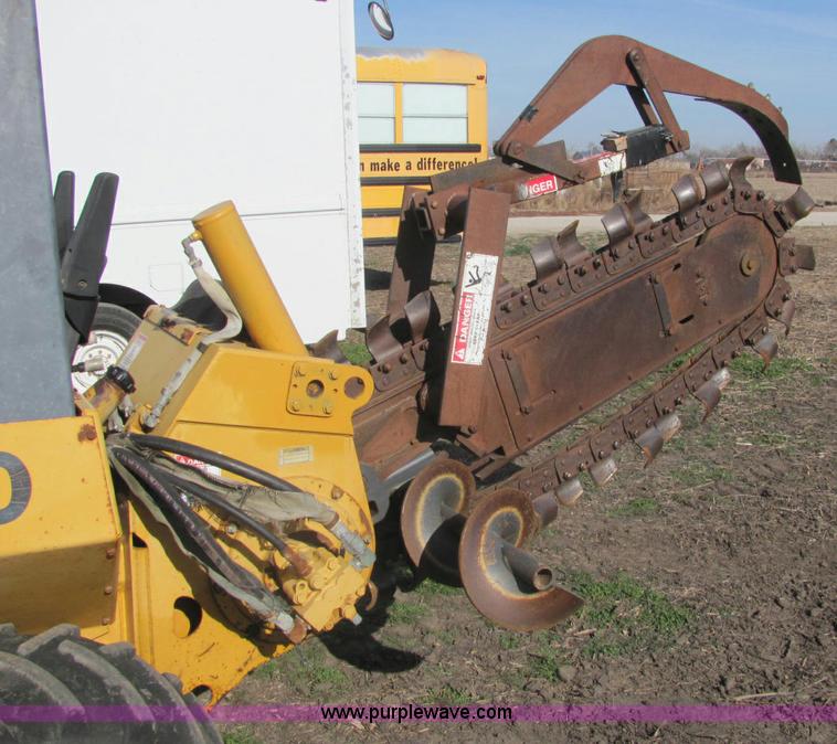 image for item E2606 1996 Case 560 trencher