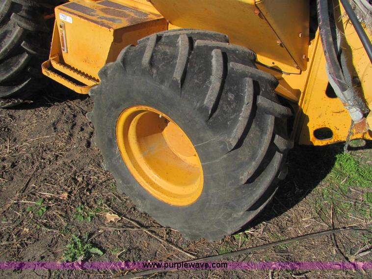 image for item E2606 1996 Case 560 trencher
