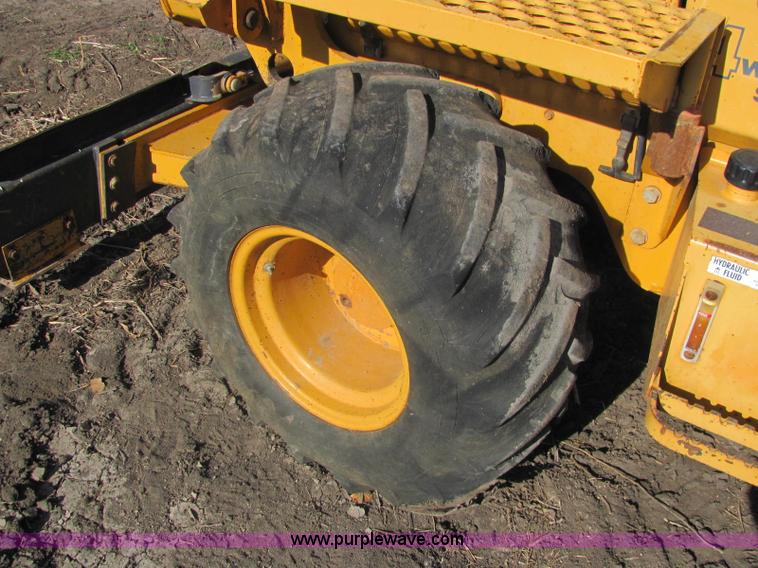 image for item E2606 1996 Case 560 trencher