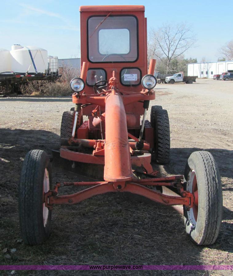 image for item E2609 1952 Allis Chalmers D motor grader