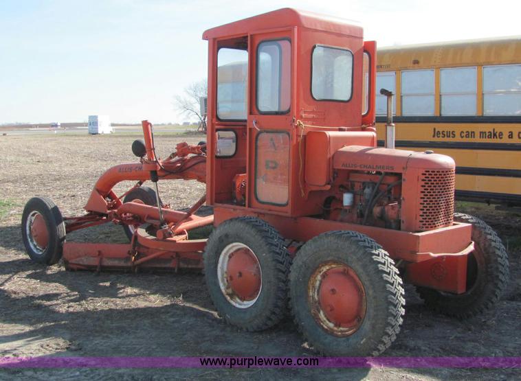 image for item E2609 1952 Allis Chalmers D motor grader