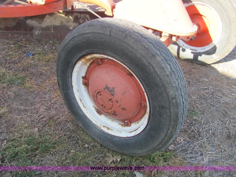 image for item E2609 1952 Allis Chalmers D motor grader